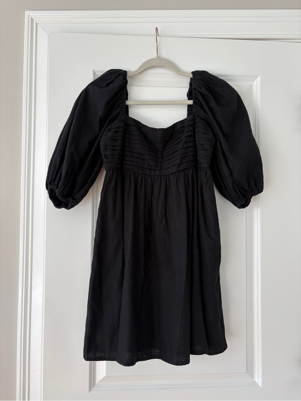 Abercrombie & Fitch Emerson Black Puff-Sleeve Midi Dress
